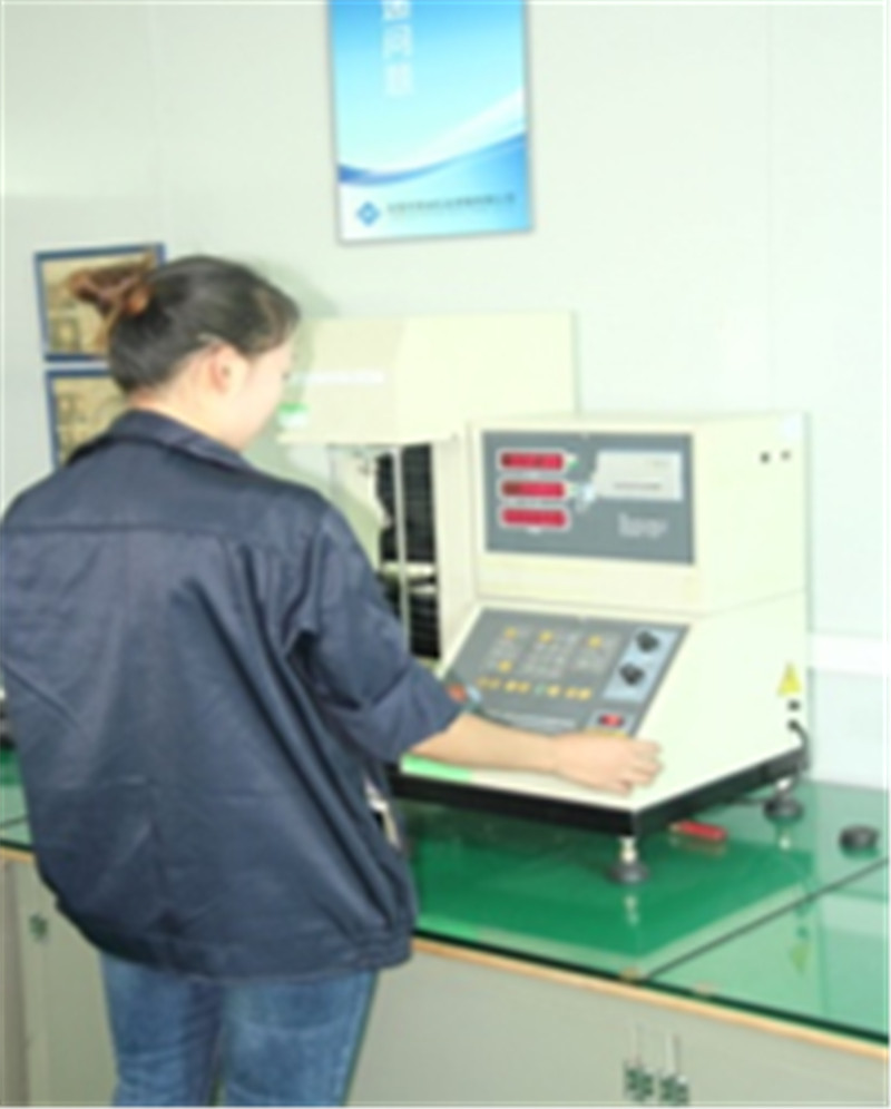 Pull test machine